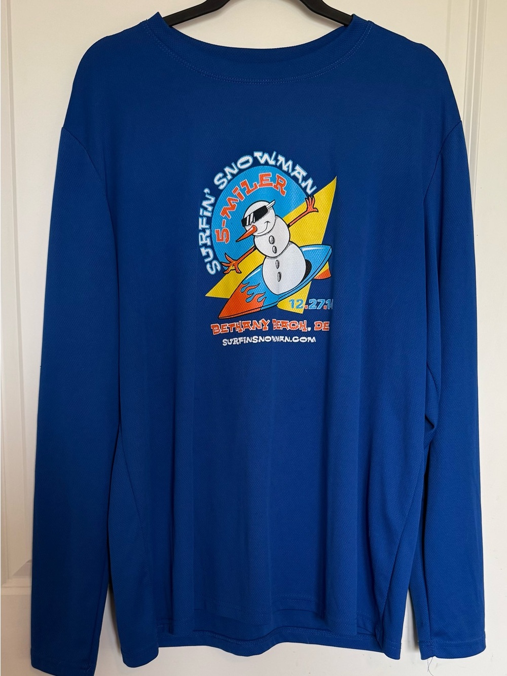 Surfing Snowman Graphic Tee in Bright Blue